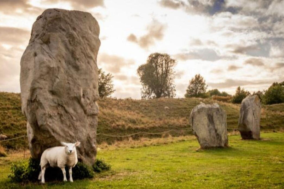 Thumbnail: Stonehenge & Cotswold Villages Full-day Tour from Bristol