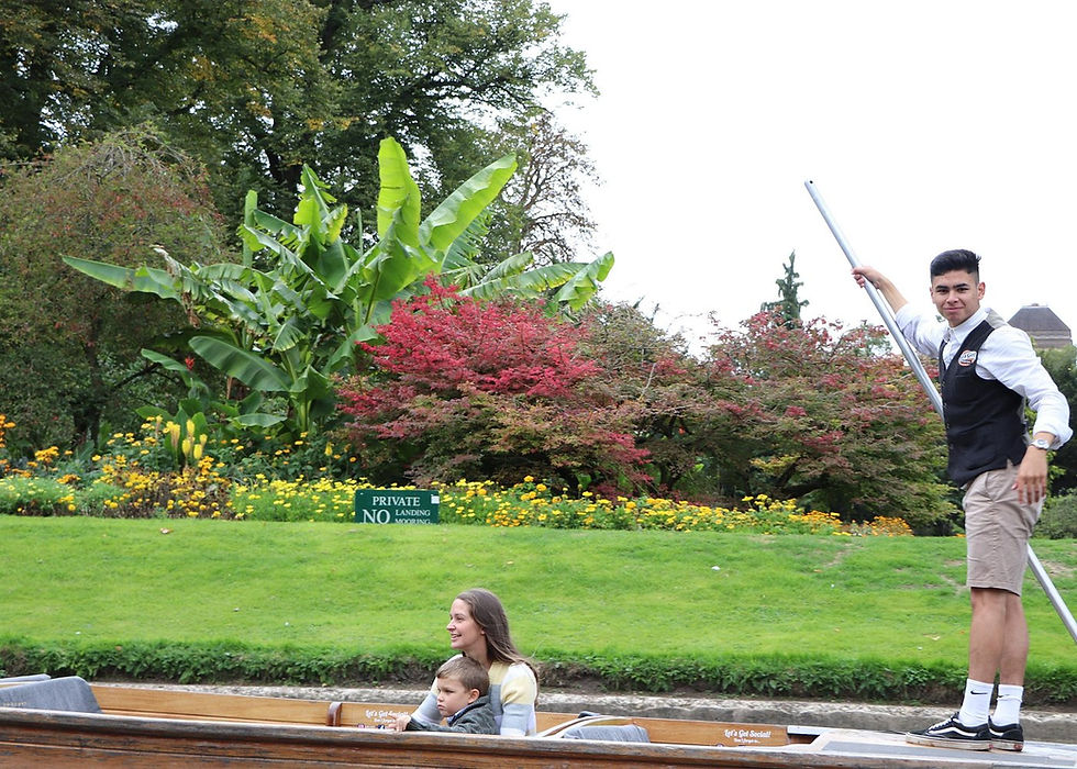 Thumbnail: Couple or Family Punting Tour - Cambridge