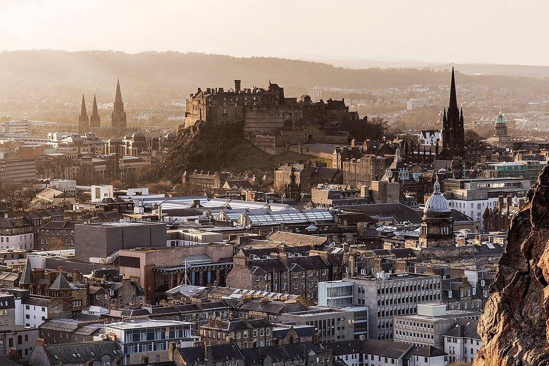Edinburgh Castle & Royal Mile Walking Tour - Ticket Included