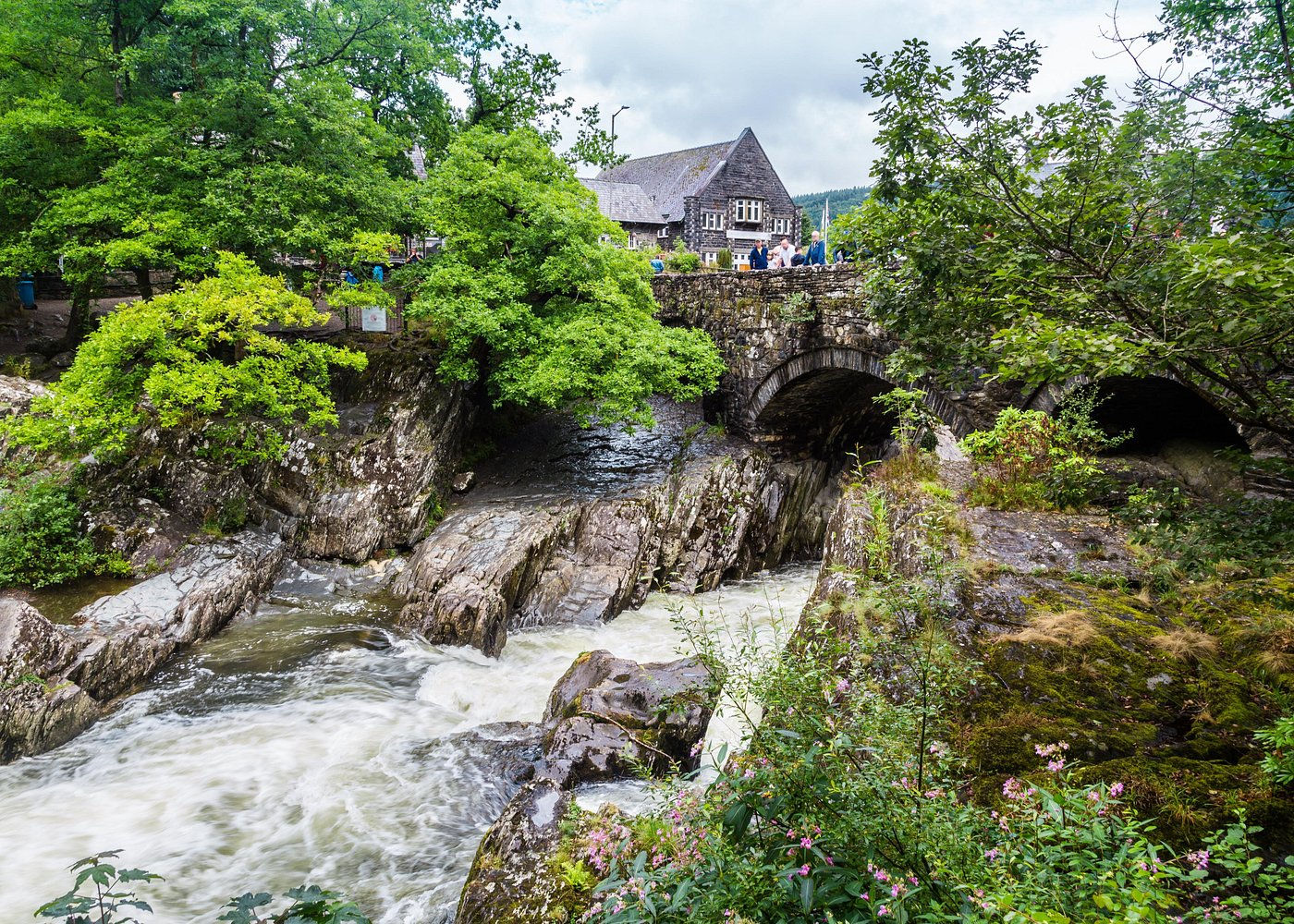 Snowdonia & Chester Day Tour from Manchester