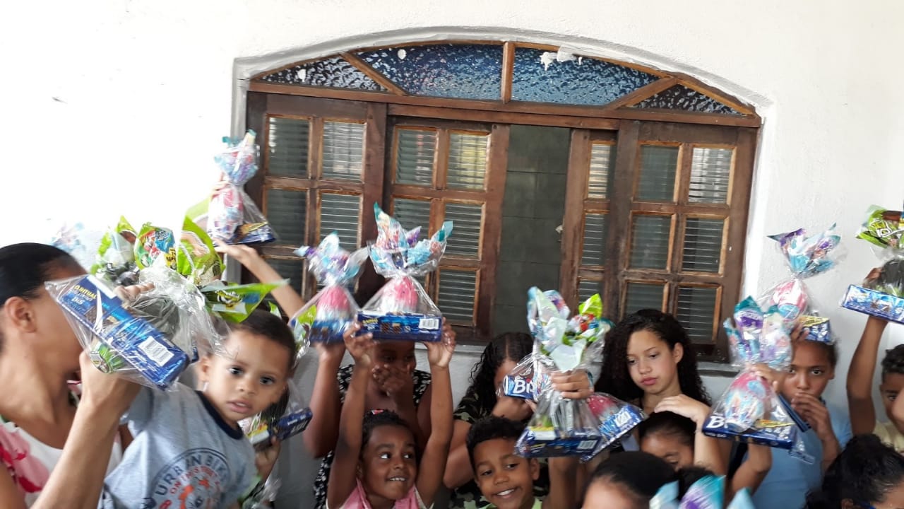 Doação de Ovos de Páscoa