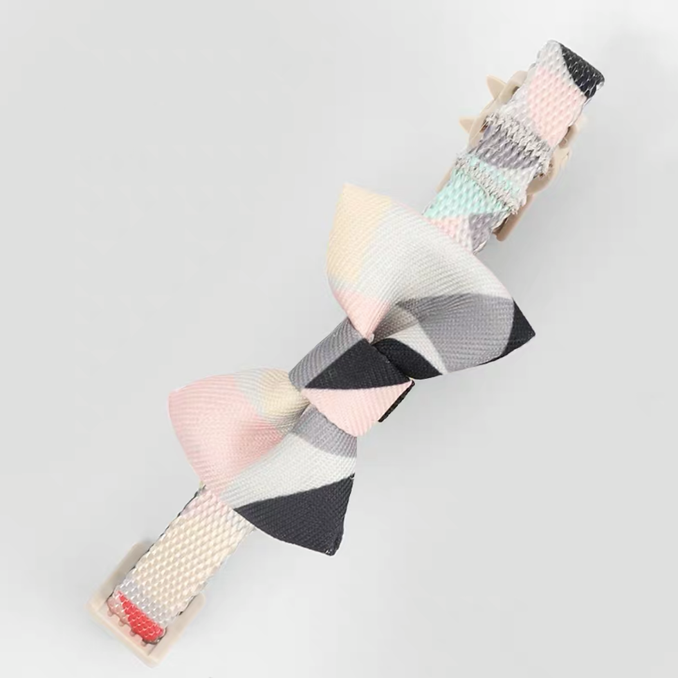 Thumbnail: Geometric Collar with Bow