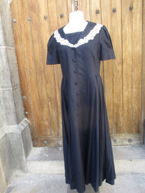 LAURA ASHLEY 1/2