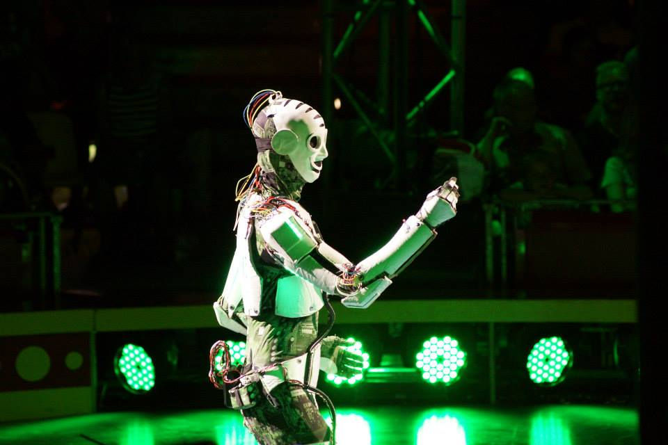 ロボットダンス　ロボットダンサー 日本人ダンサー Costume Robot 衣装 circus サーカス 世界的ダンサー ダンサー 森弘一郎 robot dance