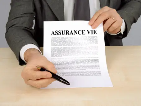 QUI NOUS SAISIT NOUS SURPREND comme bénéficiaire d'une assurance-vie.