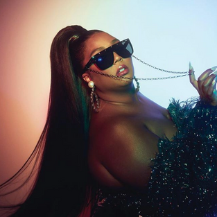 Megan Thee Stallion shows that a real rap girl can top the Billboard charts just like Pop rappers after Savage goes #1. 