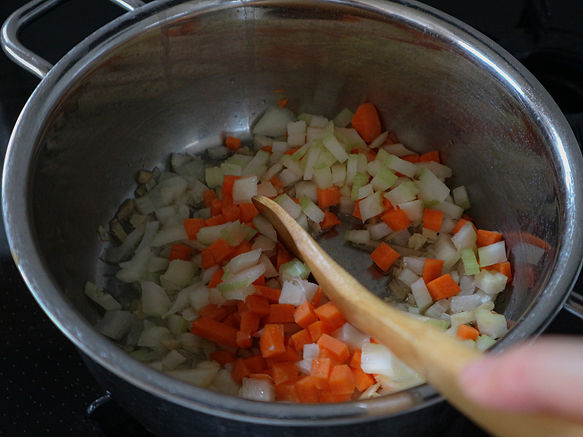 SOY MEAT & VEGETABLES SOUP