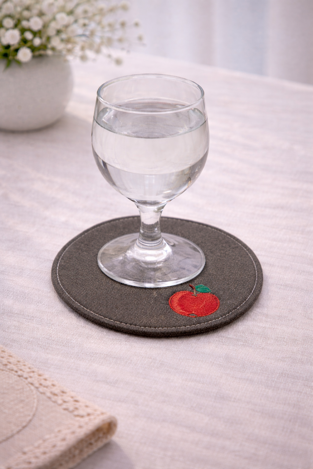 Lot de 6 dessous de verres ronds brodés - Pomme