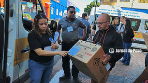 Urnas eletrônicas são encaminhadas para locais de votação, em Marília. Cidade tem quase 173 mil eleitores aptos a votar, neste domingo