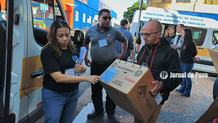 Urnas eletrônicas são encaminhadas para locais de votação, em Marília. Cidade tem quase 173 mil eleitores aptos a votar, neste domingo