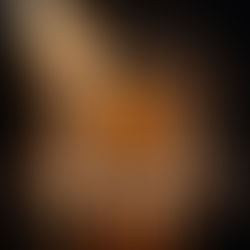 Luksusowy flakon perfum w blasku - Hero shot