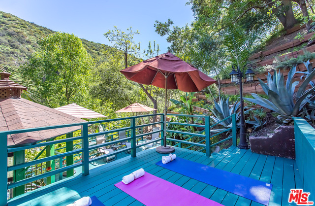1909 Benedict Canyon Drive, Beverly Hills