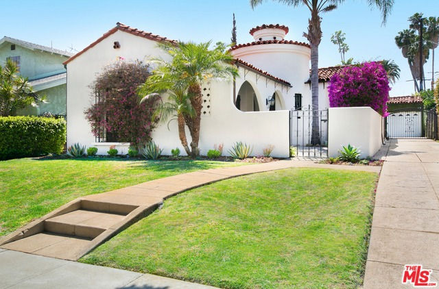 209 S Stanley Drive, Beverly Hills