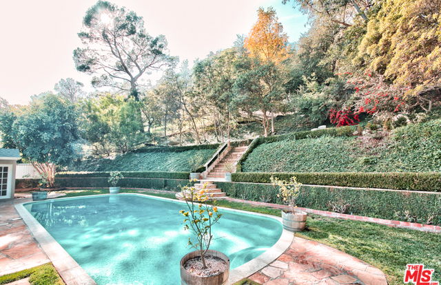 2265 Bowmont Drive, Beverly Hills, CA
