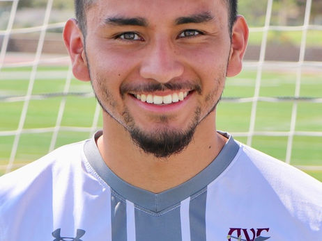 Diego Chavez Commits