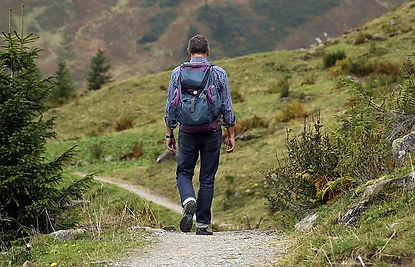 wanderer-455338_640.jpg