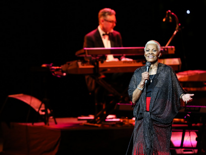 Dionne Warwick se despede dos palcos com a turnê "Over and Out: A Farewell Tour"