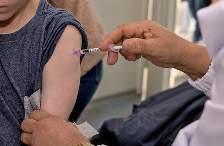 Cotia faz repescagem da vacina contra HPV para jovens de 15 a 19 anos