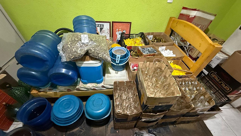 Polícia flagra fábrica clandestina de destilados em residência de Barueri