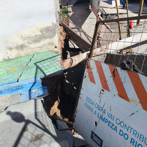 Obra abre cratera em Osasco, danifica imóveis e deixa nove pessoas desabrigadas