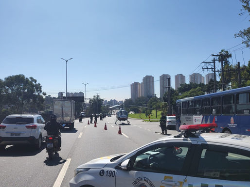 Ciclista é atropelado por ônibus na Rodovia Raposo Tavares