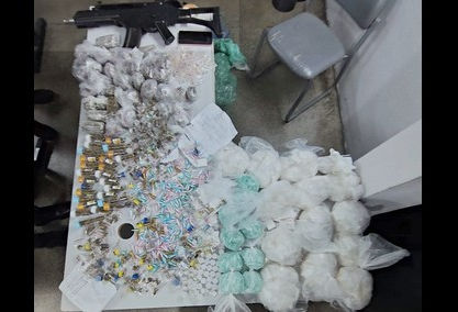 Dupla é presa com mais de 4 kg de drogas durante patrulhamento em Cotia