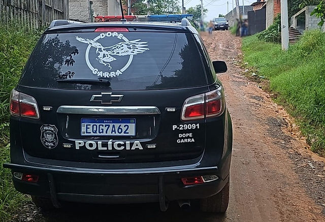 Suspeito é baleado e morre após apontar arma para a Polícia, em Cotia