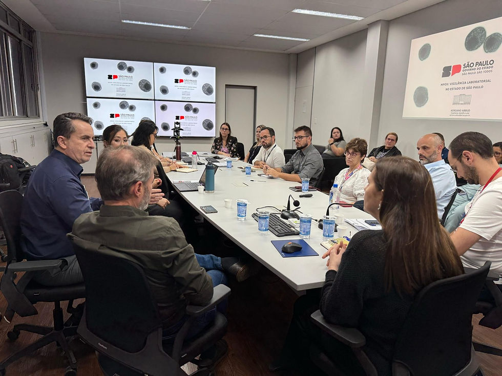 Na reunião, as equipes da Secretaria de Saúde do Estado (SES-SP) destacaram o monitoramento e a assistência ao primeiro caso confirmado da nova cepa clado IB da doença em território paulista. (Divulgação)
