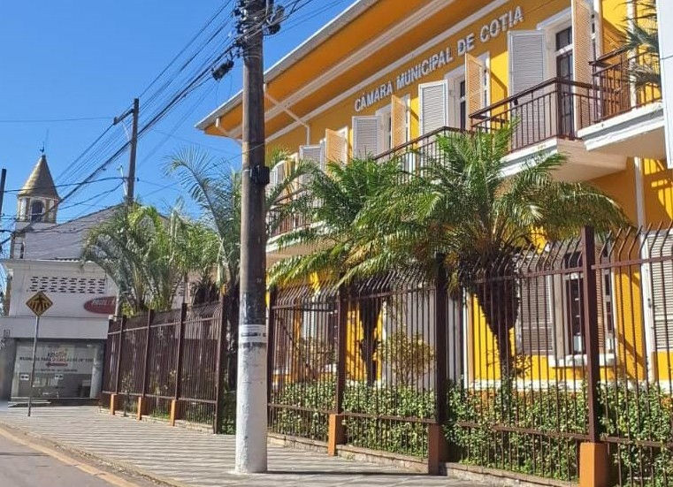 Caio Reis (PL) toma posse como vereador na Câmara Municipal de Cotia