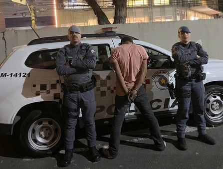 Flagrante em Osasco: homem furta residência, tenta fugir e acaba preso pela PM
