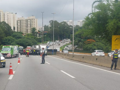 Raposo Tavares: Ciclista é socorrido pelo Águia após colidir com caminhão