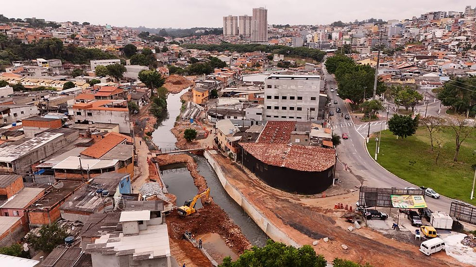 Obras no Rio Cotia avançam para acabar com enchentes no Jardim Maria Helena