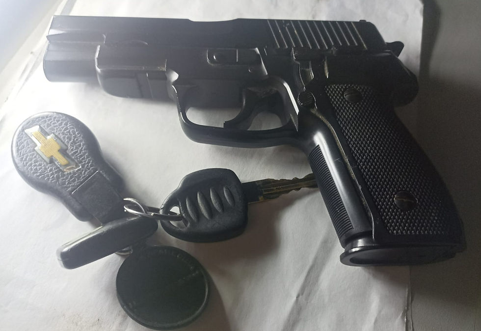 Homem é detido pela ROMU após ameaçar adolescente com réplica de arma em Cotia