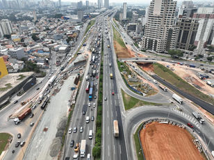 Castello Branco: Lançamento de vigas interdita pista expressa em Barueri neste fim de semana