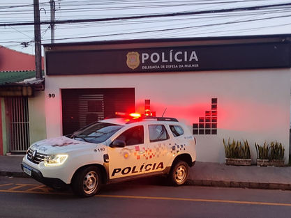 Tentativa de feminicídio: Homem ataca companheira e enteada com facão após discussão por ciúmes, em Caucaia do Alto