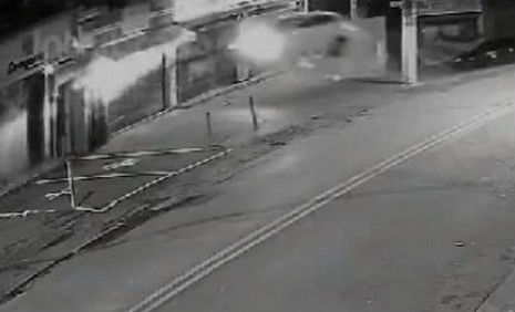 Após perseguição e colisão, PM prende suspeito de envolvimento em sequestro