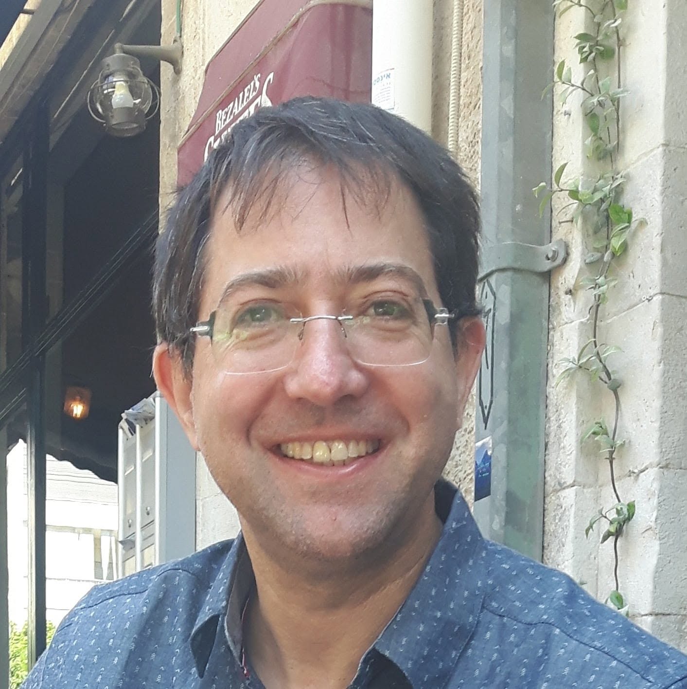 Writer: רן בר יעקב
