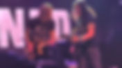Slash sobe ao palco com Myles Kennedy em show na Califórnia