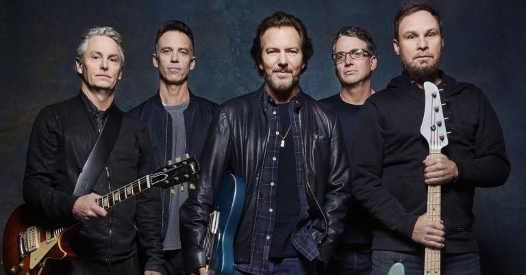 O Pearl Jam divulgou um comunicado oficial sobre a saída do baterista