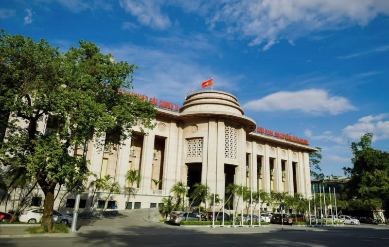 Liên quan đến thông tư 06, Thủ tướng cũng giao Phó thủ tướng Lê Minh Khái chỉ đạo Ngân hàng Nhà nước chủ trì, phối hợp với các cơ quan liên quan căn cứ quy định và tình hình thực tế, khẩn trương rà soát sửa đổi, bổ sung thông tư số 06.