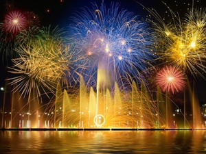 Feuerwerk am Meer zu Jahreswechsel