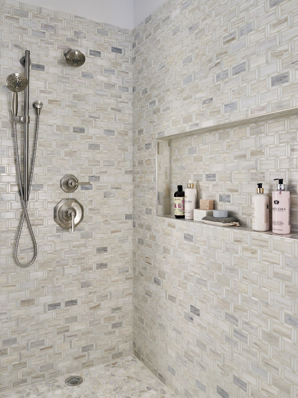 Walk in shower, marble mosaics, extra large niche