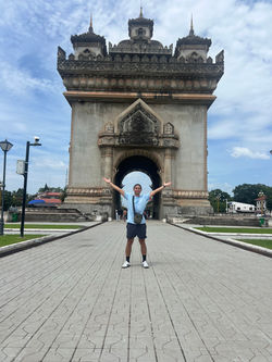 Patuxai, Laos