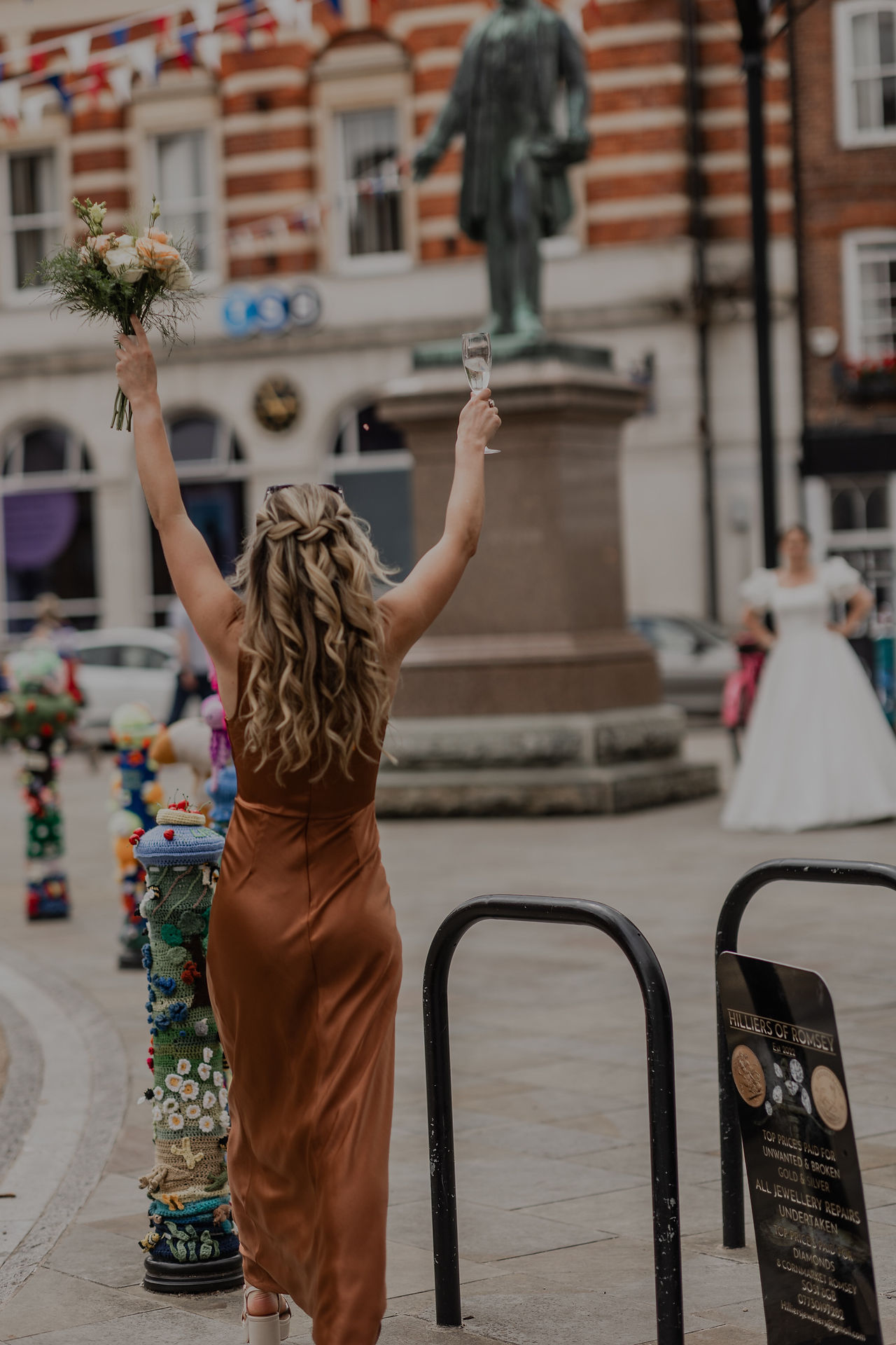 Georgina’s Stylish Bridal Look at The White Horse, Romsey