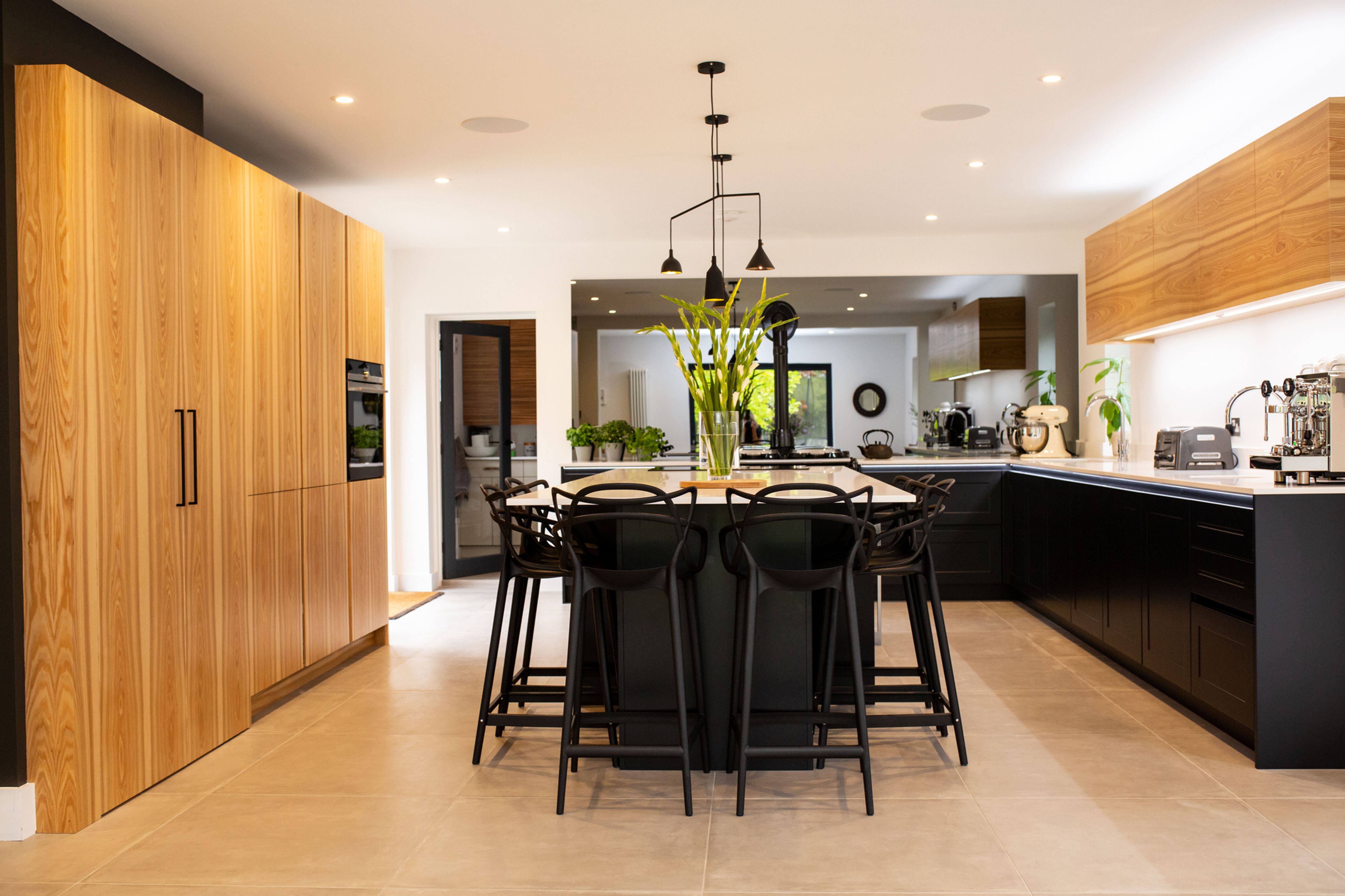 Contemporary Handleless Kitchen Surrey