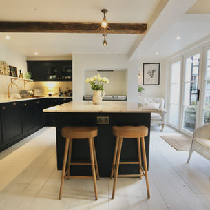 Bespoke Character Cottage Kitchen - Haslemere, Surrey