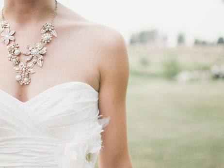 How to choose jewellery based on your skin tone