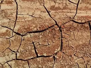 How To Adapt Your Skincare Routine To Dry Seasons | Weirdskin
