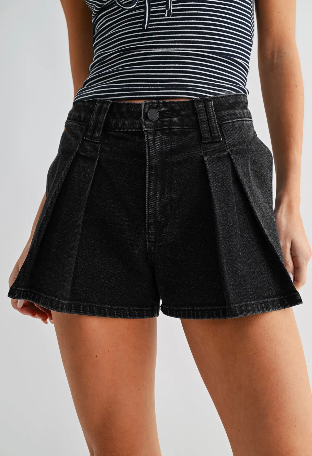 JBD Pleated Bubble Denim Shorts