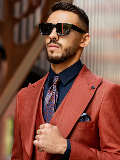 Men classic upfit outside